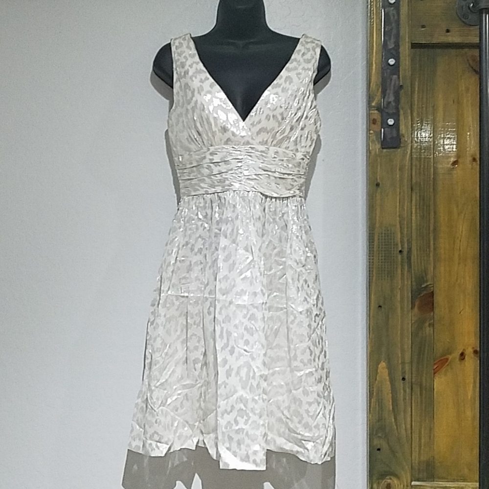 NWOT TRINA TURK CREAM SILK METALLIC SHIMMER EVENT DRESS SIZE 2 NEW FAIRY WHIMSY